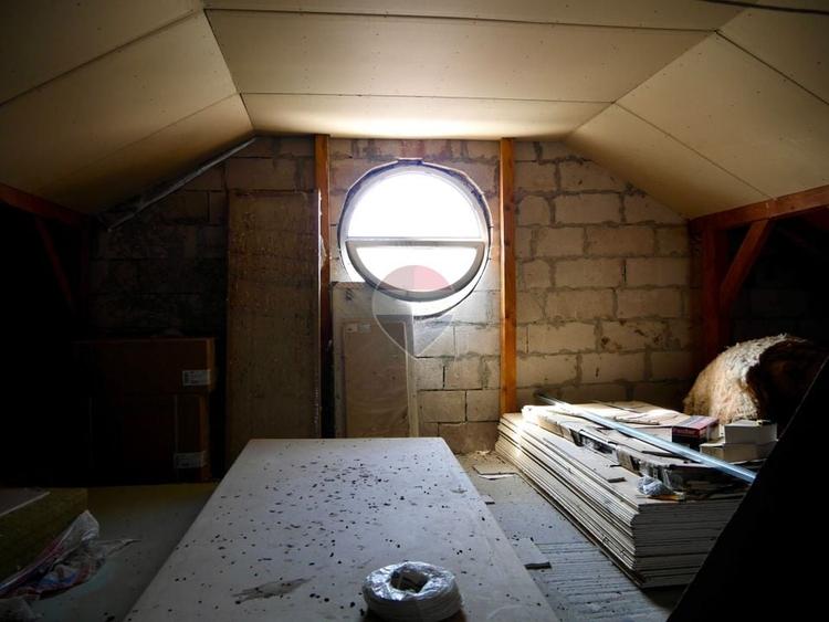 Apartament cu 4 camere în Cetate