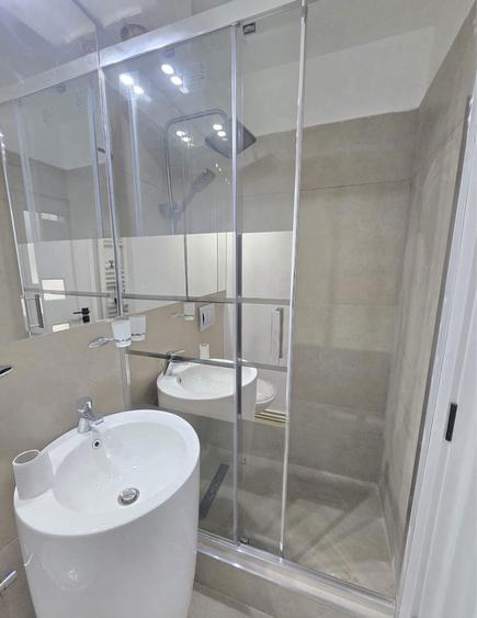 Apartament cu 3 camere în Palazu Mare