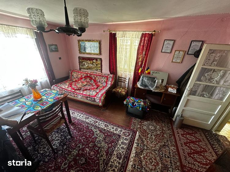 Casă cu 3 camere cu Teren 1124 Mp în Central