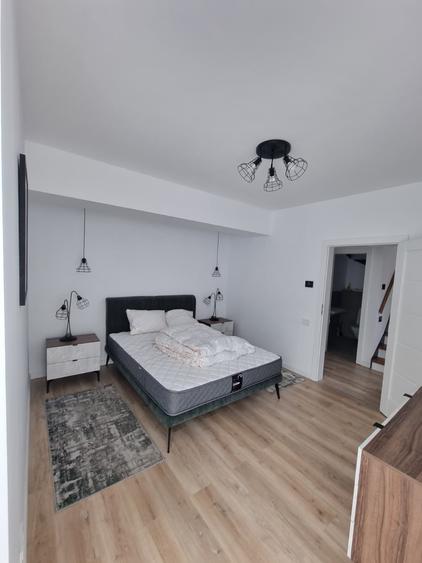 Penthouse cu 3 camere semidecomandat, mobilat în Moroieni
