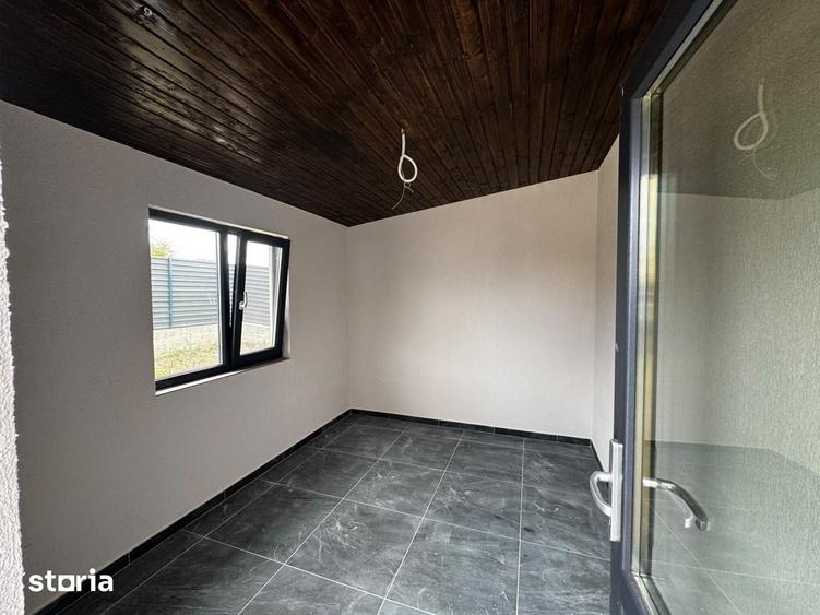 Casă cu 5 camere cu Teren 500 Mp în Bârnova