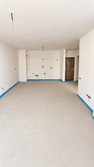 Apartament cu 2 camere semidecomandat în Florești