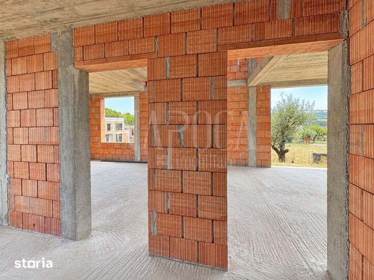 Casă cu 5 camere cu Teren 492 Mp în Baciu