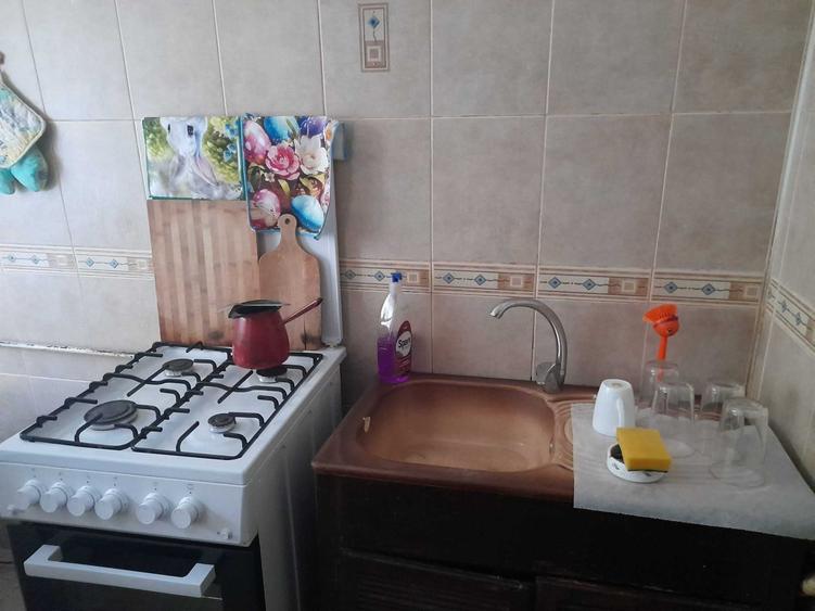 Apartament cu 3 camere semidecomandat în Drumul Taberei