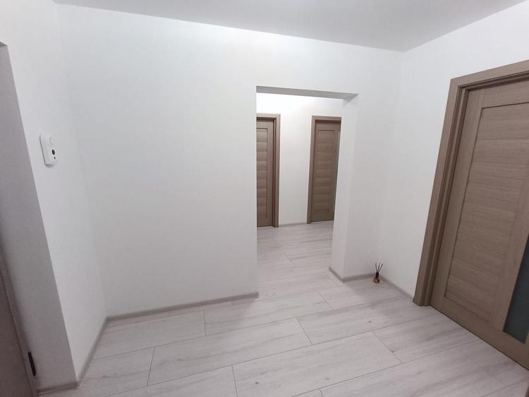 Apartament cu 3 camere decomandat în Stadion