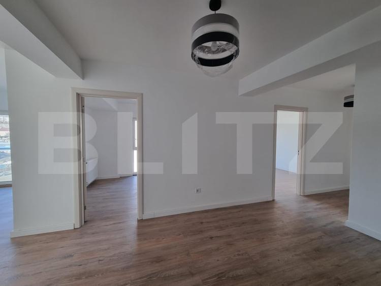 Apartament cu 3 camere semidecomandat în Dâmbul Rotund