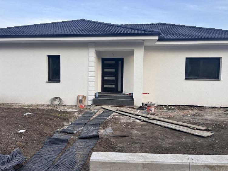 Casă cu 4 camere în Sigmir
