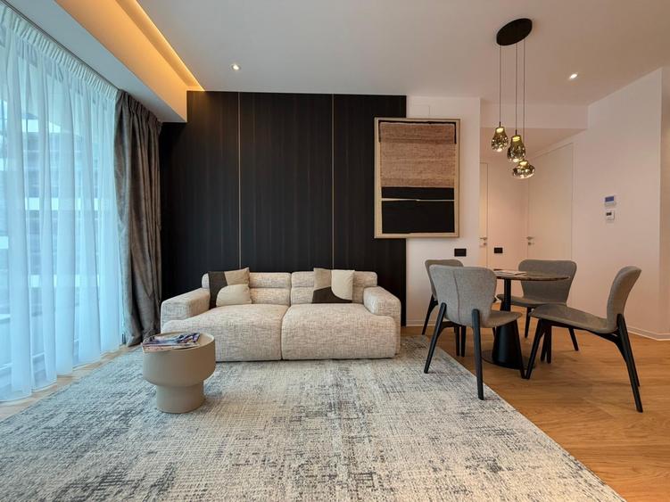 Apartament cu 3 camere semidecomandat în Floreasca
