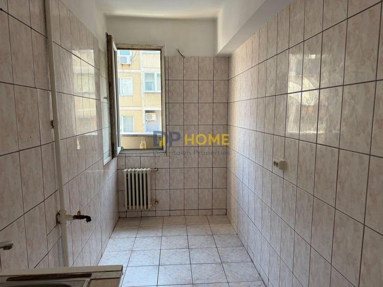 Apartament cu 3 camere semidecomandat în Kogălniceanu