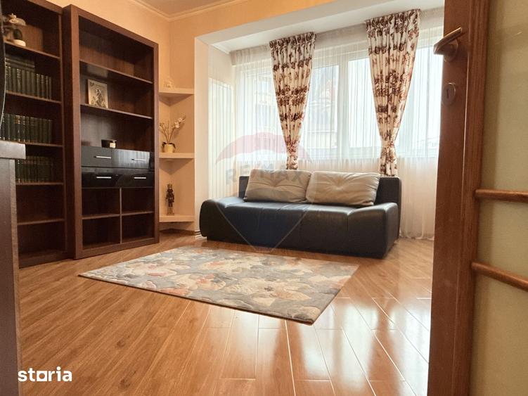 Apartament cu 3 camere, mobilat în Universitate