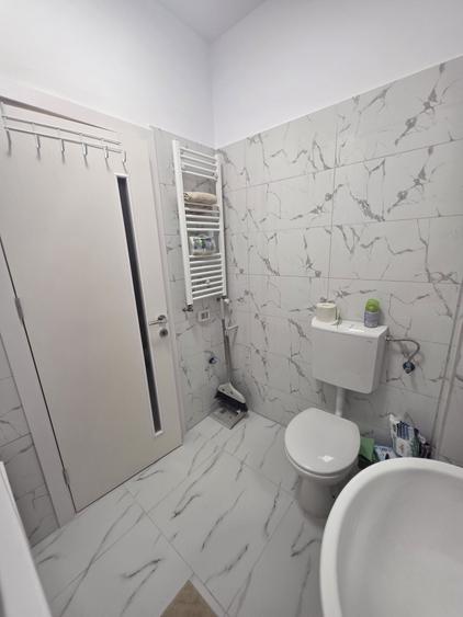 Apartament cu 2 camere decomandat în Roșu