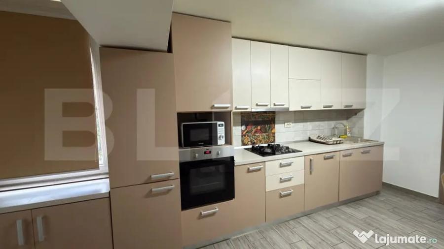 Apartament cu 3 camere, 85 mp, etaj 1, loc de parcare, Str. - 3