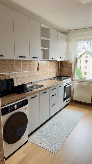 Apartament cu 3 camere decomandat în Noua