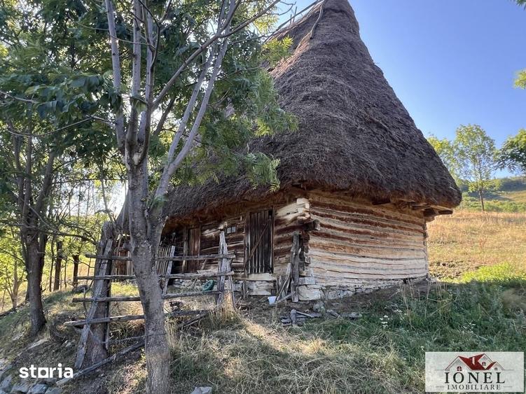 Casă cu 2 camere cu Teren 116445 Mp în Mogoș