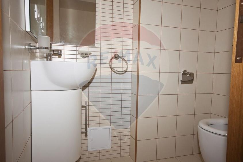 Apartament cu 3 camere semidecomandat, mobilat în Aviației