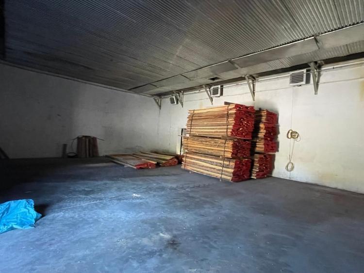Spațiu industrial, de 1,210 mp, în Ferneziu
