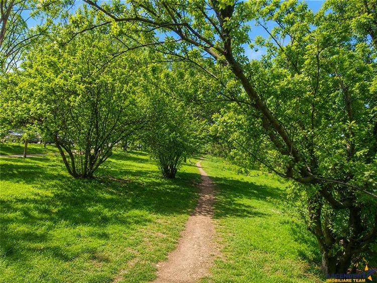 Casă individuală cu 4 camere cu Canalizare în Florilor