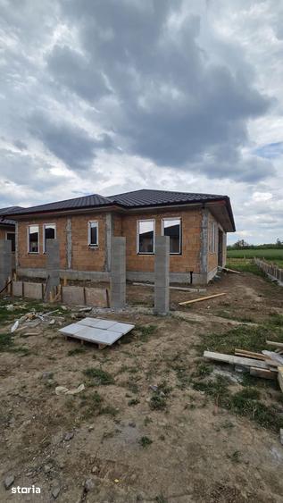 Casă cu 4 camere cu Teren 480 Mp în Central