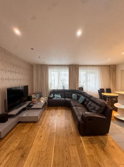 Apartament cu 3 camere în Vitan