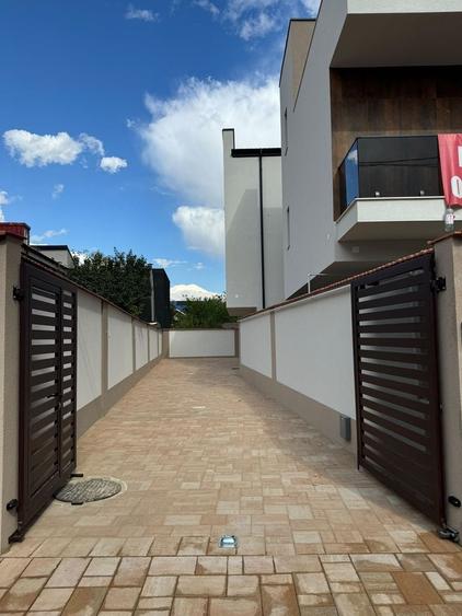 Casă individuală cu 4 camere cu Canalizare în Periferie