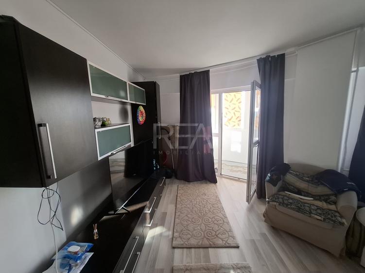 Apartament cu 2 camere decomandat, mobilat în Drumul Taberei