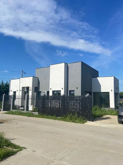 Casă cu 4 camere în Corbeanca