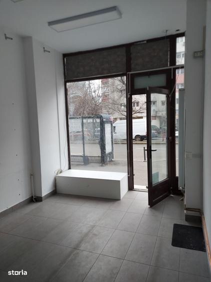 Spațiu comercial, de 35 mp, în Banu Manta