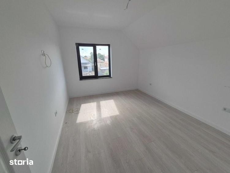 Casă cu 4 camere cu Teren 170 Mp în Central