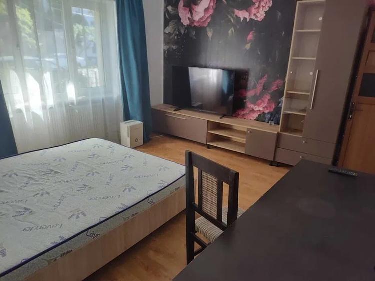 Apartament cu 3 camere decomandat, mobilat în Tudor Vladimirescu