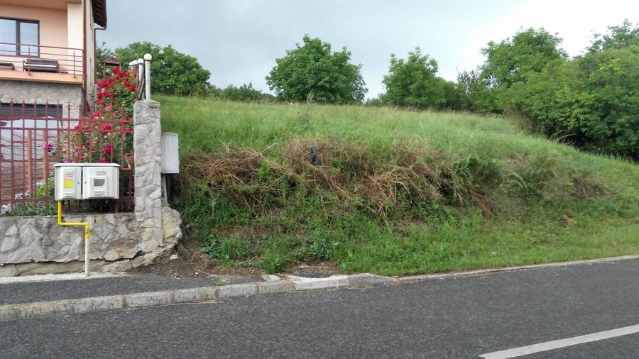 Teren de 3000 mp, în Dâmbul Rotund