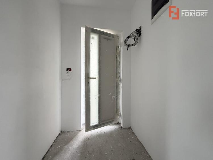 Duplex cu 3 camere cu Canalizare în Moșnița Veche