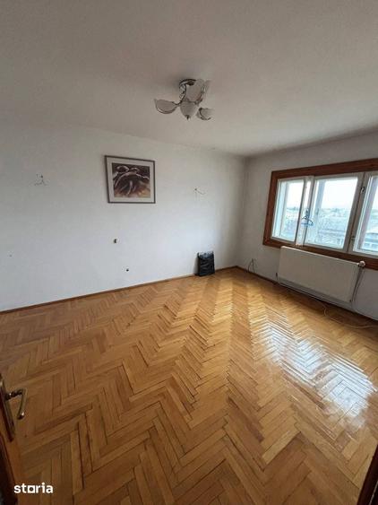 Apartament cu 4 camere în Central
