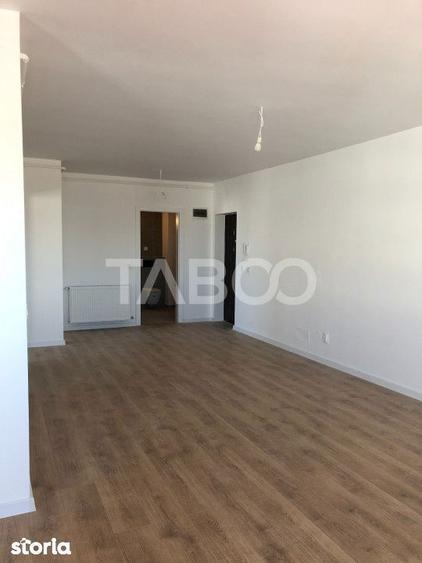 Apartament cu 3 camere în Vasile Aaron