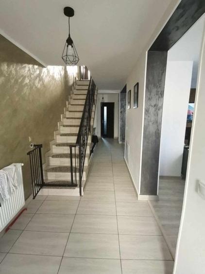 Duplex cu 4 camere cu Canalizare în Miroslava