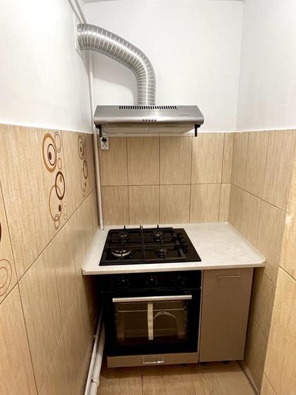 Apartament cu 3 camere decomandat în Medicină