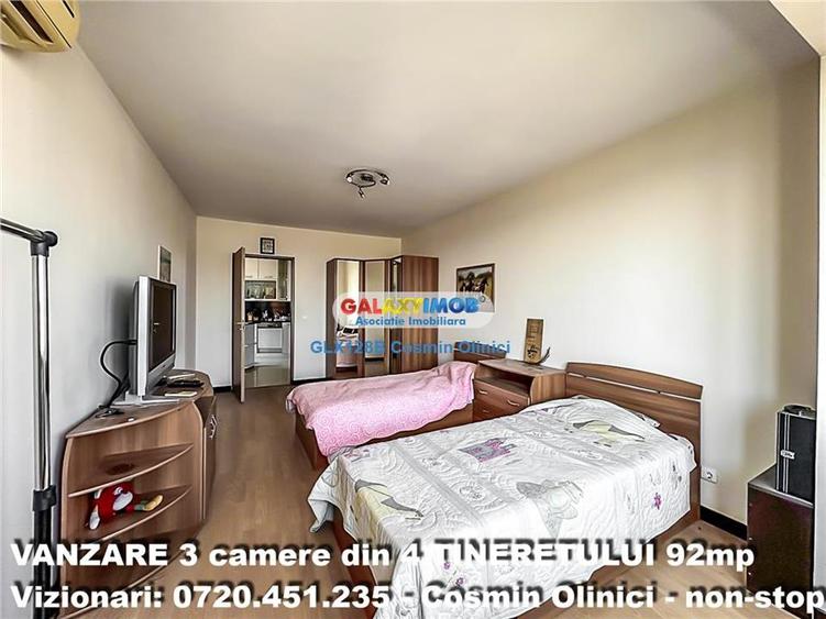 Apartament cu 3 camere semidecomandat, mobilat în Tineretului