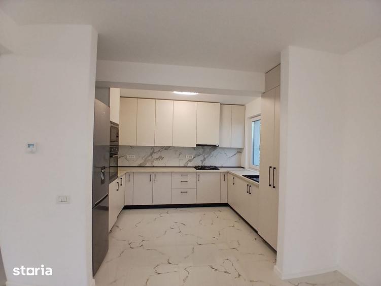 Casă cu 5 camere cu Teren 627 Mp în Corbeanca