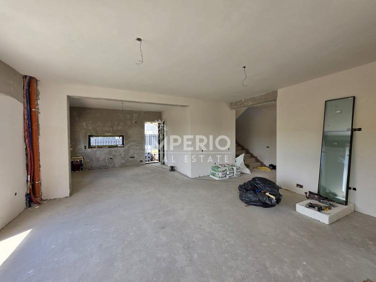 Duplex cu 4 camere cu Canalizare în Iris