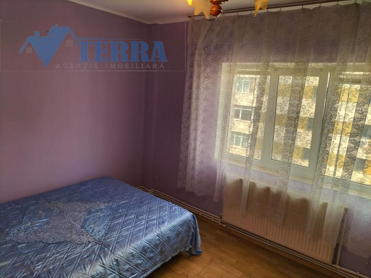 Apartament cu 2 camere semidecomandat, mobilat în Mioveni