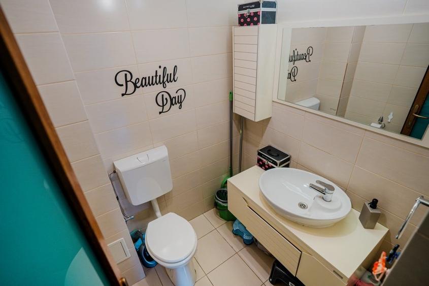 Apartament cu 4 camere decomandat, mobilat în Răcădău