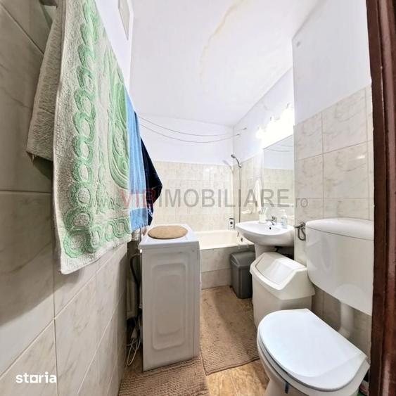 Apartament cu 3 camere semidecomandat în Giulești