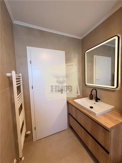 Apartament cu 4 camere decomandat în Piața Cluj