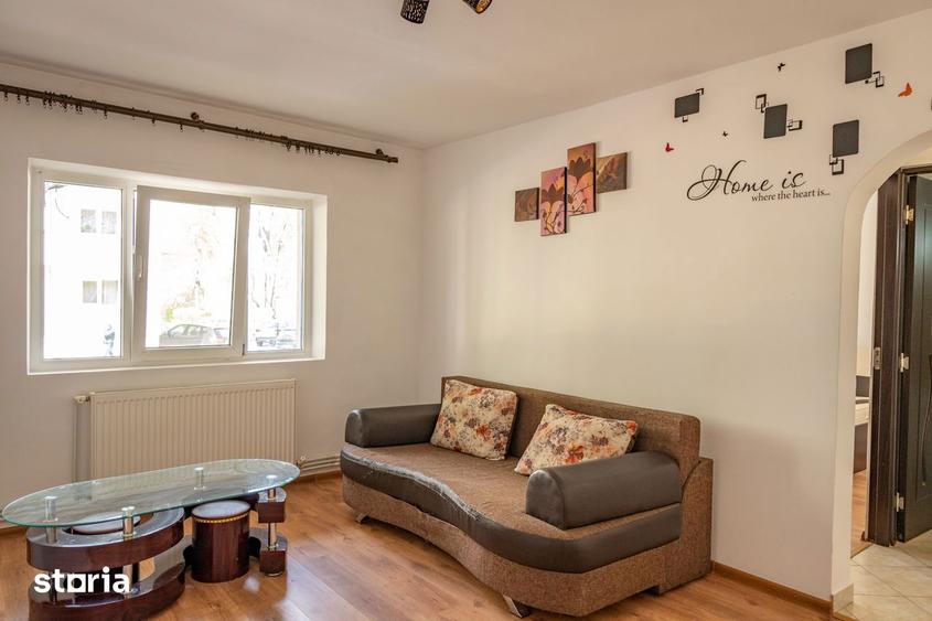 Apartament cu 2 camere semidecomandat, mobilat în Republicii
