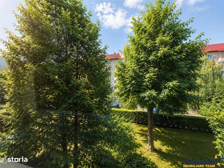Apartament cu 3 camere decomandat în Noua