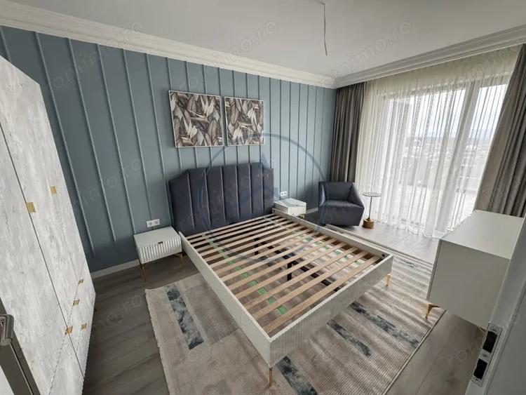Apartament cu 4 camere decomandat în Central