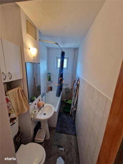 Apartament cu 3 camere semidecomandat în Circumvalațiunii