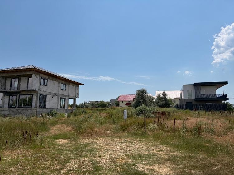 Teren Construcții intravilan de 301 mp, în Nord