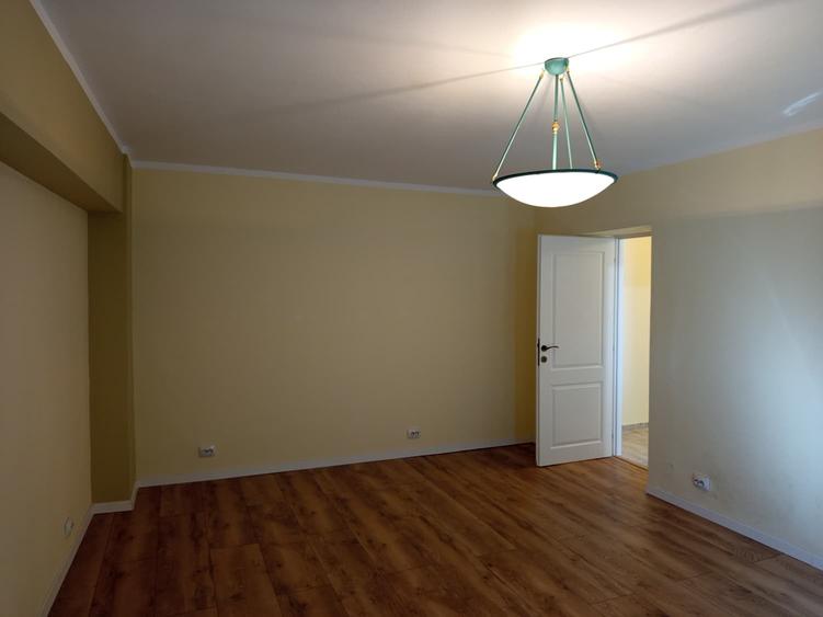 Apartament cu 2 camere decomandat în P-ța Alba Iulia