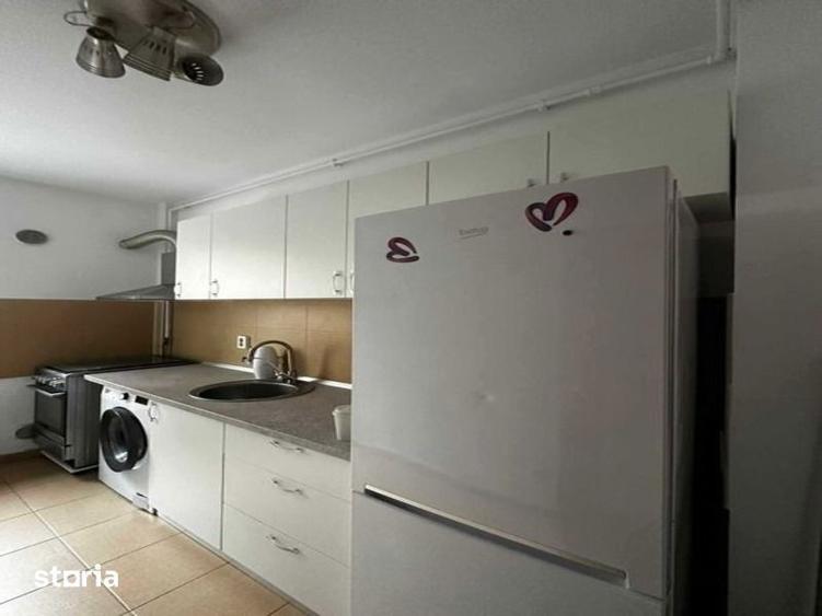 Apartament cu 2 camere decomandat în Plopilor