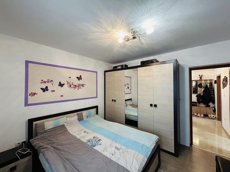 Apartament cu 3 camere semidecomandat în Șelimbăr